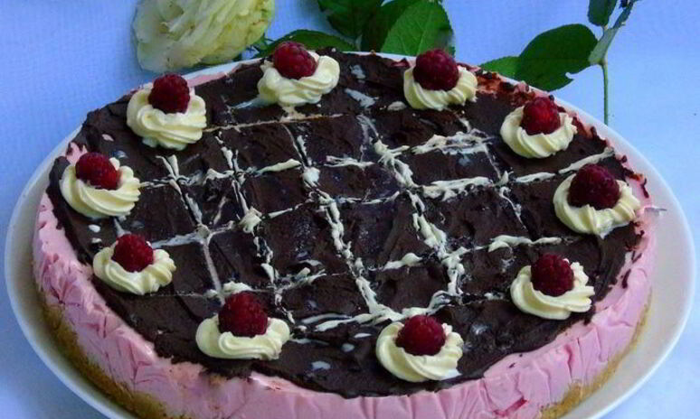 Рецепт малиновый чизкейк с двумя видами шоколада