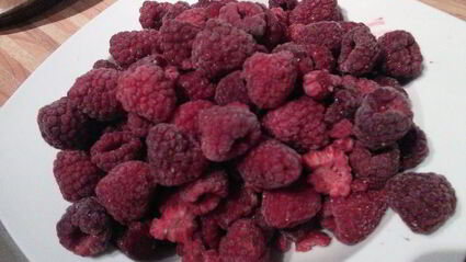 мини-чизкейк из козьего сыра с малиной