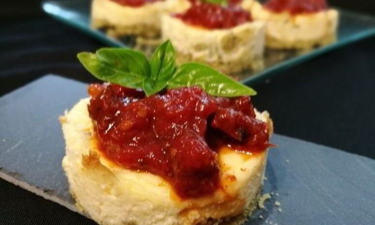 Рецепт мини-чизкейки с томатным мармеладом