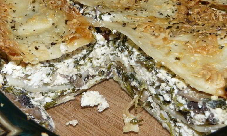 Рецепт греческая выпечка с сыром, шпинатом и грибами