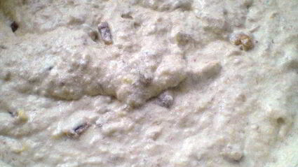 фруктовые кексы с лимонной глазурью и печенье золотистое с овсяными хлопьями