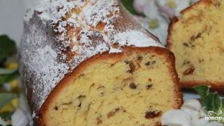 Кекс с изюмом и орехами