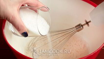 кекс с маком и изюмом