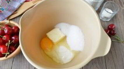 кекс с вишней на сметане