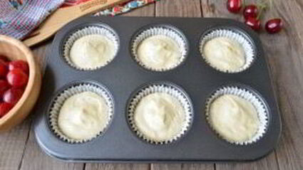 кекс с вишней на сметане