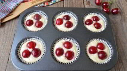 кекс с вишней на сметане