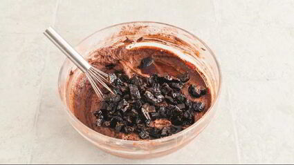 шоколадный кекс с черносливом