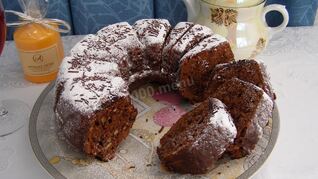 Шоколадный кекс с изюмом и орехами