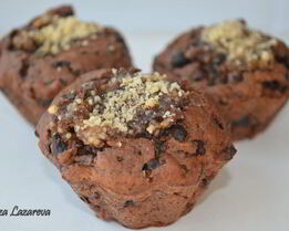 Шоколадные кексы с ореховой начинкой