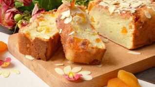 Творожный кекс с курагой