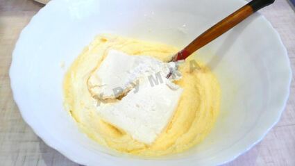 творожный кекс с ягодами