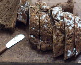 Черный хлеб с морковью и тмином