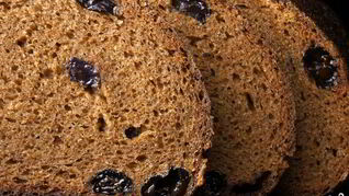 Ржаной хлеб с сухофруктами