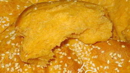 томатный хлеб с кунжутом