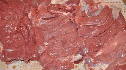 тосканский пресный хлеб с рулетом из ягнятины