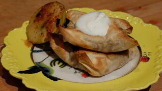 Конвертики из фило с запеченными яблоками