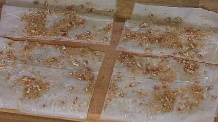 конвертики из фило с запеченными яблоками