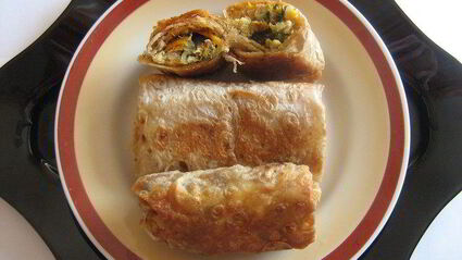 горячая закуска из лаваша с курицей и баклажанами