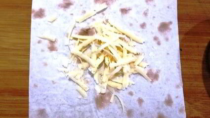 греча с печенью в корзинке из лаваша