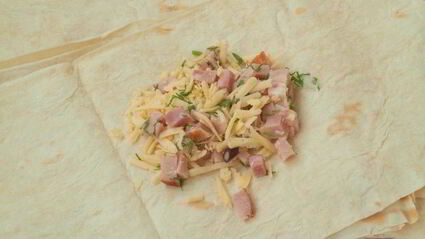 конвертики из лаваша с ветчиной и сыром