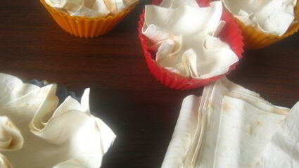 корзиночки из лаваша с беконом, сыром и сладкой паприкой