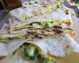 Лаваш с адыгейским сыром