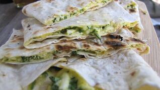 Лаваш с адыгейским сыром