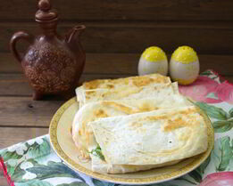 Лаваш с копченым сыром