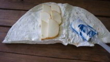 лаваш с копченым сыром