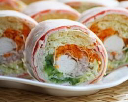 Лаваш с корейской морковкой и крабовыми палочками