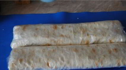 лаваш с крабовыми палочками и плавленым сыром