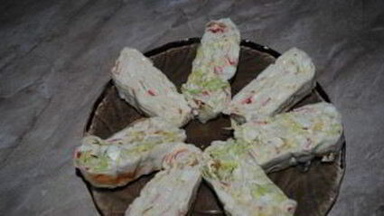 лаваш с крабовыми палочками и плавленым сыром