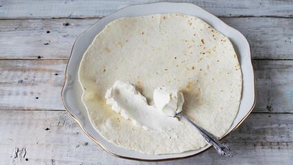 лаваш с красной рыбой и творожным сыром