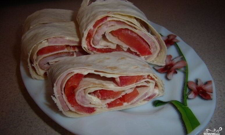 Рецепт лаваш с ветчиной и помидорами