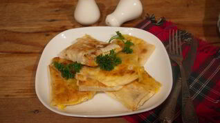 Лаваш с ветчиной и твердым сыром