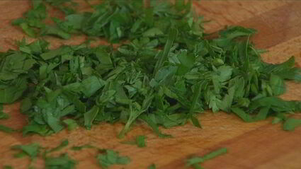 лаваш с яйцом, селедкой и зеленью