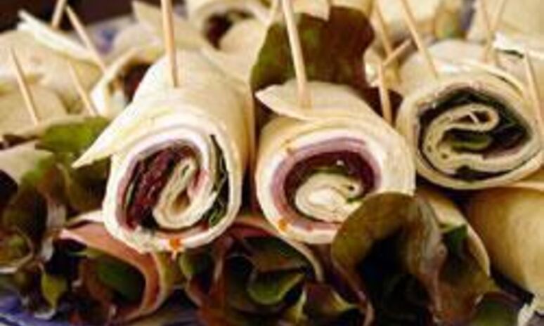 Рецепт рулетики из лаваша с ветчиной и вялеными помидорами