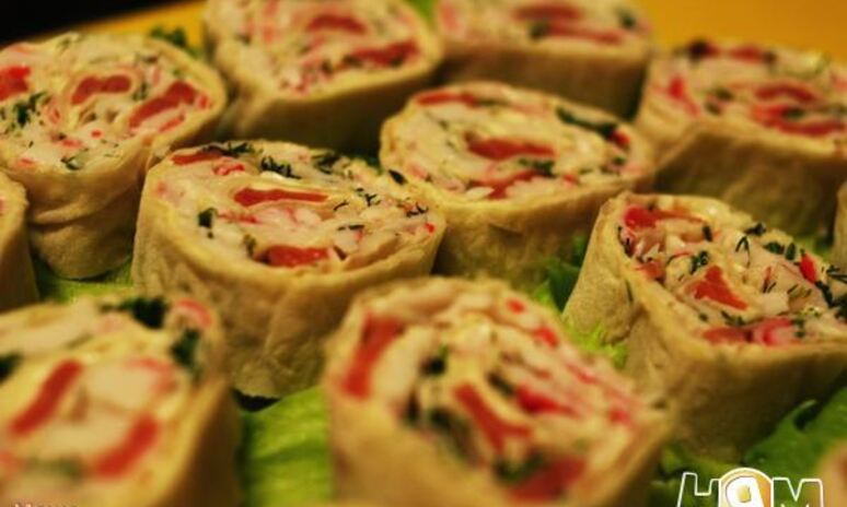 Рецепт рулеты из лаваша с крабовым мясом и красной рыбой