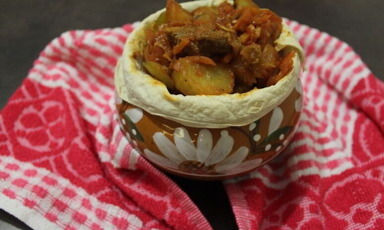 Рецепт свиная вырезка с овощами в лаваше