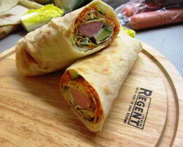 Трубочки из лаваша с сосиской и огурцом