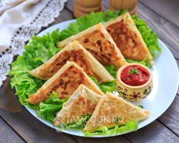 Жареный лаваш с колбасой и сыром