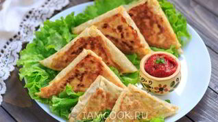 Жареный лаваш с колбасой и сыром