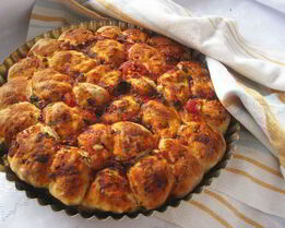 Фокачча из шариков с сыром и оливками