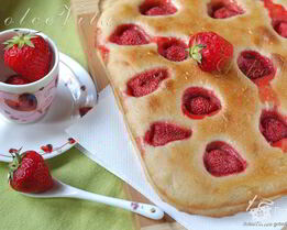 Фокачча с клубникой