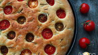 Фокачча с помидорами