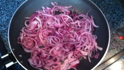 фокачча с жареным луком