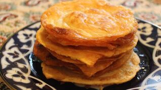 Катлама-жаренные слоенные лепешки