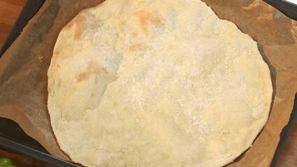 лепешка со свиным паштетом и сладкими овощами