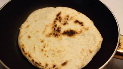 лепешки с луковой начинкой