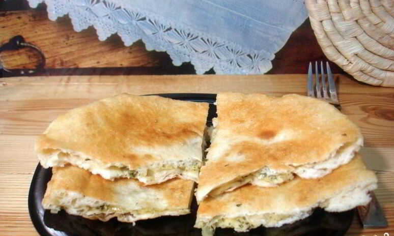 Рецепт лепешки с сыром на сковороде